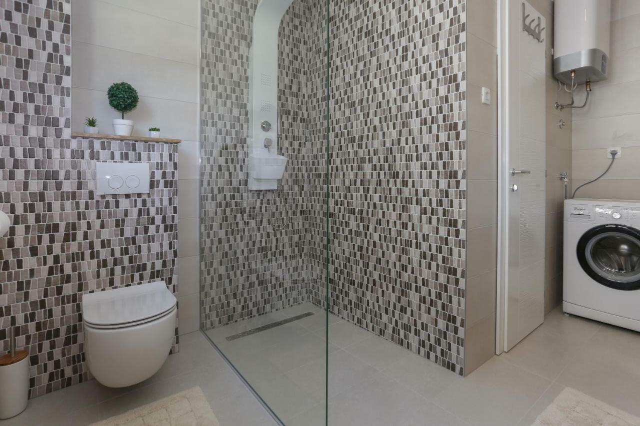 Life - New And Luxury Holiday House Kastela Dış mekan fotoğraf